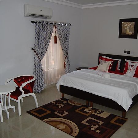 Nue-Crest Hotels & Suites Ενούγκου Εξωτερικό φωτογραφία