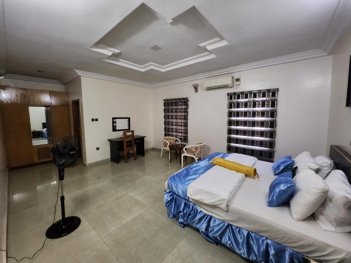 Nue-Crest Hotels & Suites Ενούγκου Εξωτερικό φωτογραφία