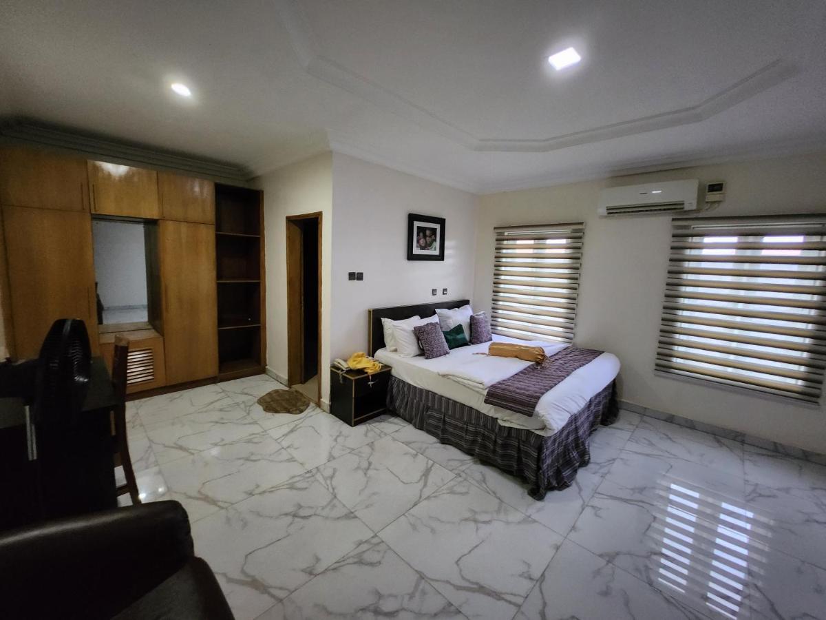 Nue-Crest Hotels & Suites Ενούγκου Εξωτερικό φωτογραφία