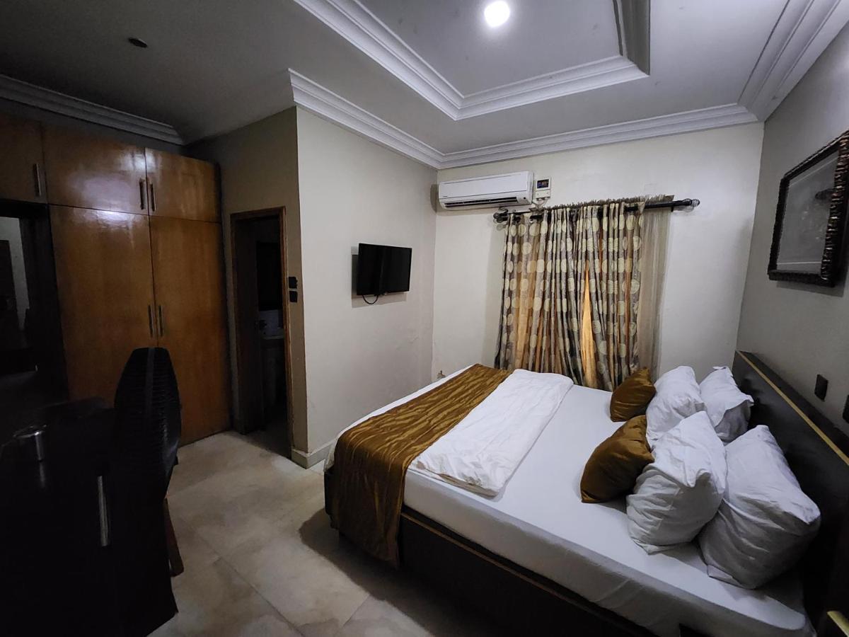 Nue-Crest Hotels & Suites Ενούγκου Εξωτερικό φωτογραφία