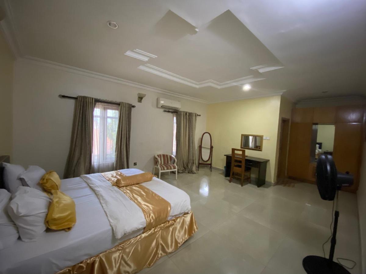 Nue-Crest Hotels & Suites Ενούγκου Εξωτερικό φωτογραφία
