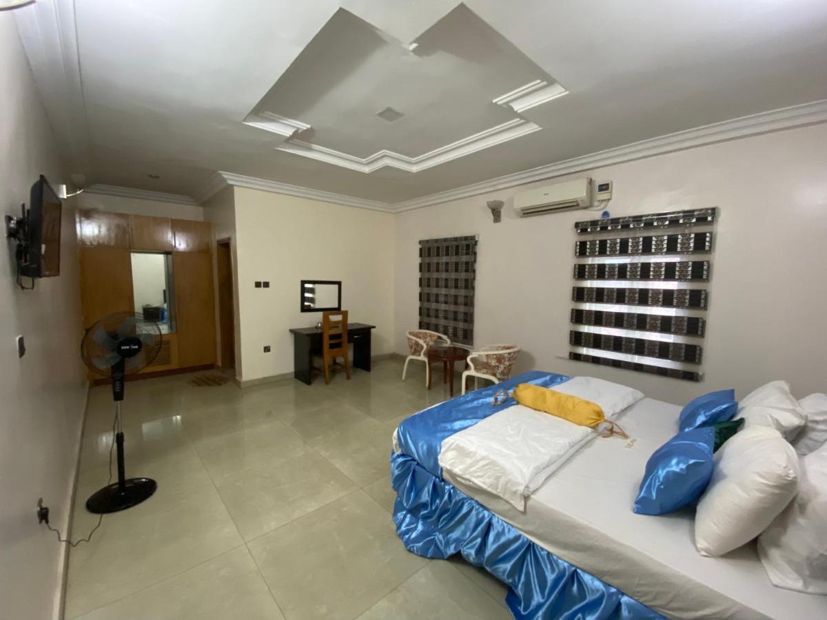 Nue-Crest Hotels & Suites Ενούγκου Εξωτερικό φωτογραφία