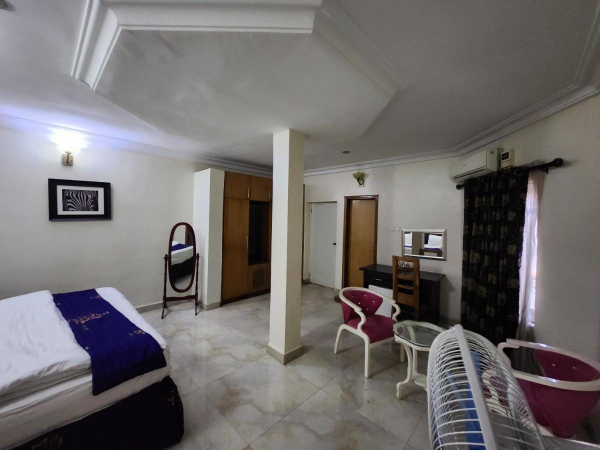 Nue-Crest Hotels & Suites Ενούγκου Εξωτερικό φωτογραφία