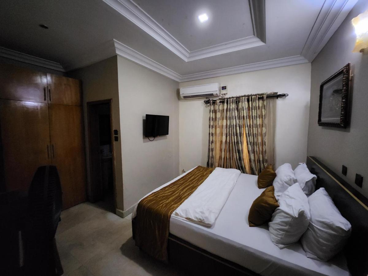 Nue-Crest Hotels & Suites Ενούγκου Εξωτερικό φωτογραφία