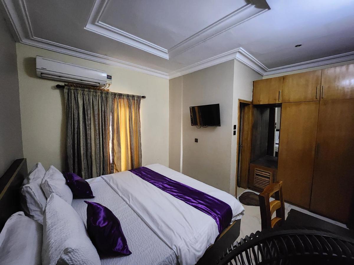 Nue-Crest Hotels & Suites Ενούγκου Εξωτερικό φωτογραφία