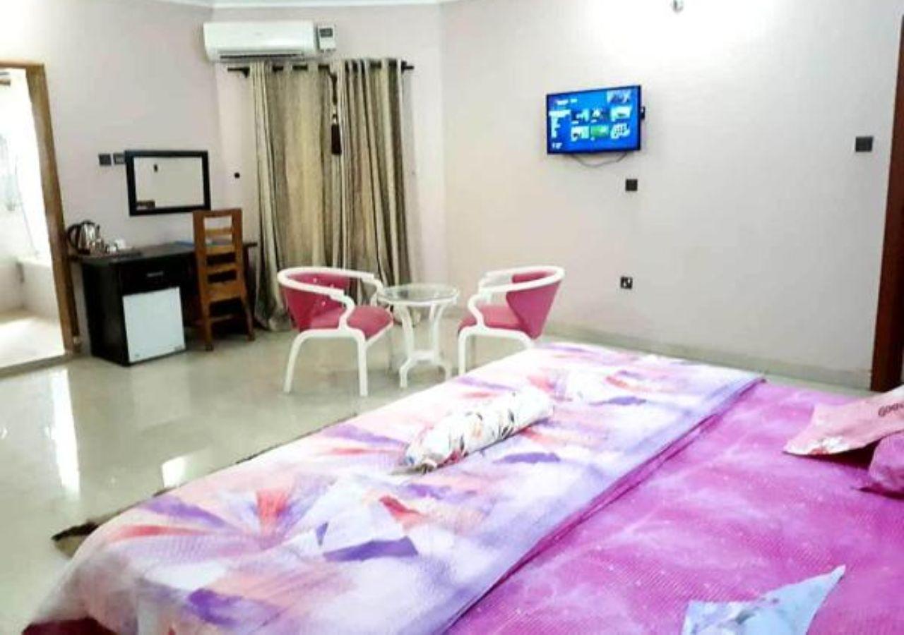 Nue-Crest Hotels & Suites Ενούγκου Εξωτερικό φωτογραφία